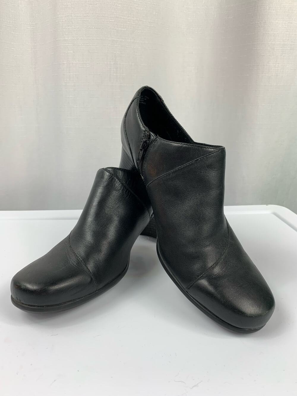 Clarks Emslie Warren Shoes Women's Vegan Leather Short Heel Size 8.5M